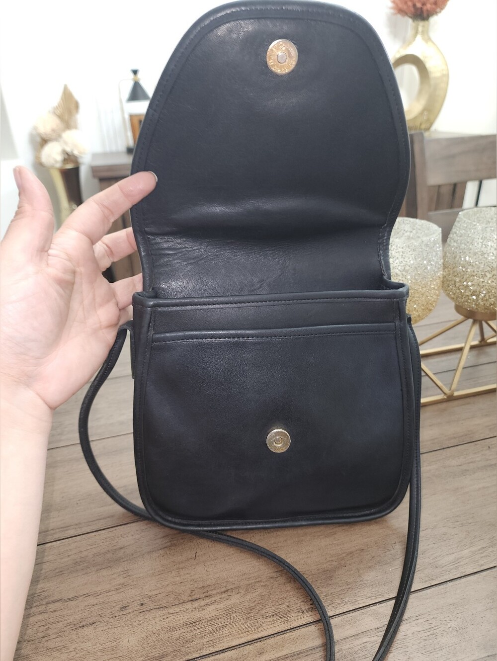 Vintage 90s 'Coach' Black Leather Lindsay Crossbody Bag - Picture 4 of 17